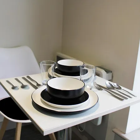 Lovely Studio Flat In Болтон Экстерьер фото